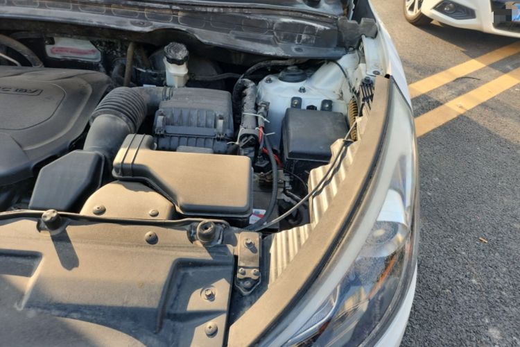Used Hyundai ix35 2015 2.0L Manual Two-Wheel Drive Comfort Version China IV Standard Engine Bay Left