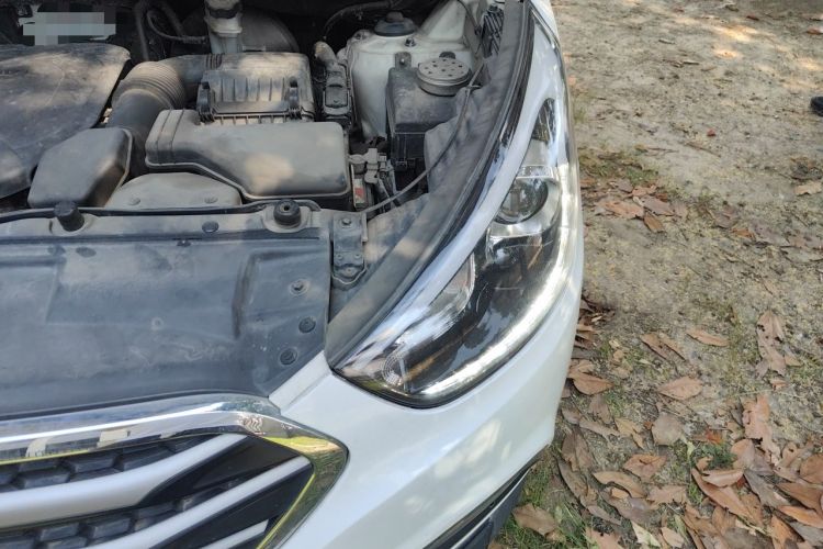 Used Hyundai ix35 2015 2.0L Automatic 2WD Smart Type China IV Engine Bay Left