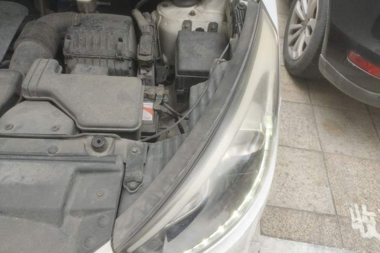 Used Hyundai ix35 2015 2.0L Automatic 2WD Smart Version China V Standard Engine Bay Left