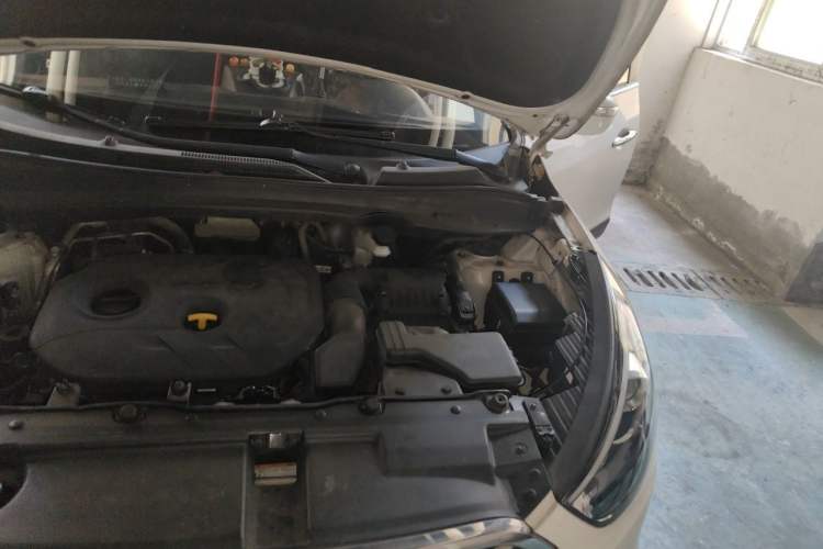 Used Hyundai ix35 2015 2.0L Automatic 2WD Smart Type China IV Engine Bay Left