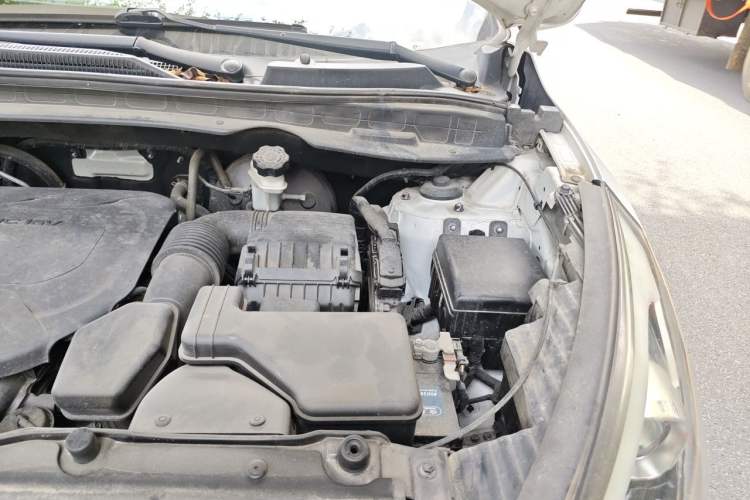 Used Hyundai ix35 2015 2.0L Automatic 2WD Comfort Edition China V Standard Engine Bay Left