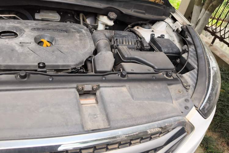 Used Hyundai ix35 2015 2.0L Automatic 2WD Smart Version China V Standard Engine Bay Left