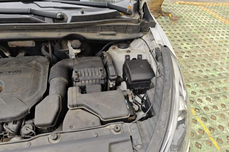 Used Hyundai ix35 2015 2.0L Automatic 2WD Smart Type China IV Engine Bay Left