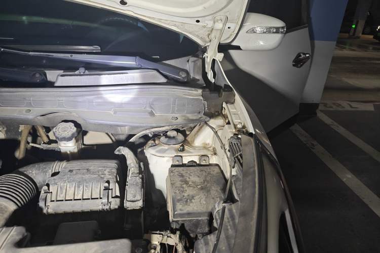 Used Hyundai ix35 2015 2.0L Automatic 2WD Comfort Edition China V Standard Engine Bay Left