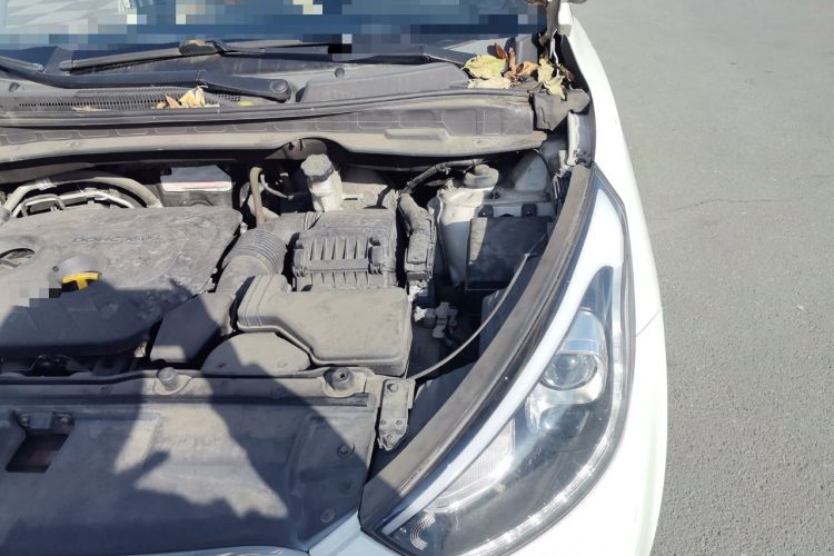 Used Hyundai ix35 2015 2.0L Automatic 2WD Smart Version China V Standard Engine Bay Left