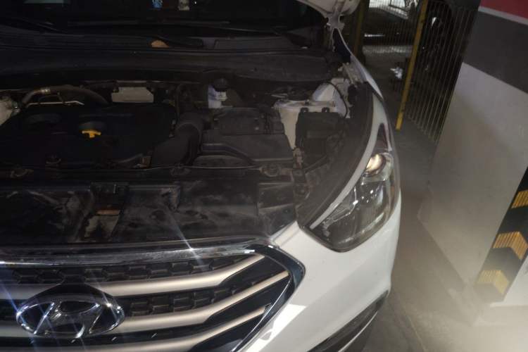Used Hyundai ix35 2015 2.0L Automatic 2WD Smart Type China IV Engine Bay Left