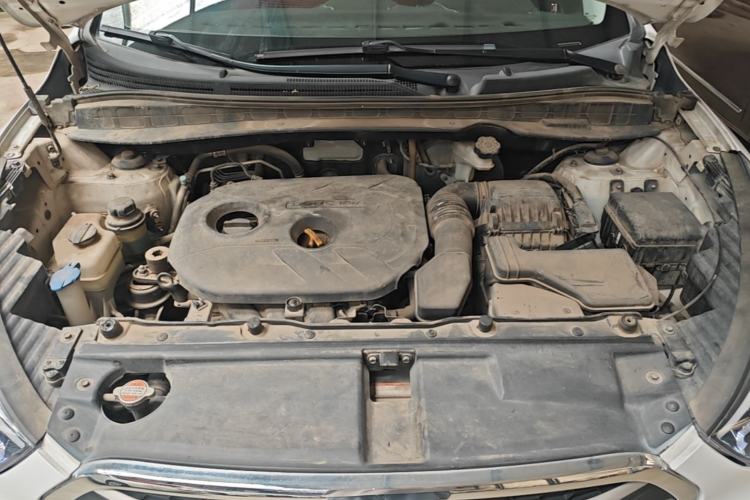 Used Hyundai ix35 2015 2.0L Automatic 2WD Smart Type China IV Engine Bay