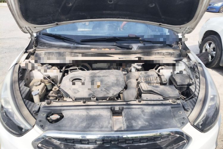 Used Hyundai ix35 2015 2.0L Automatic 2WD Smart Type China IV Engine Bay