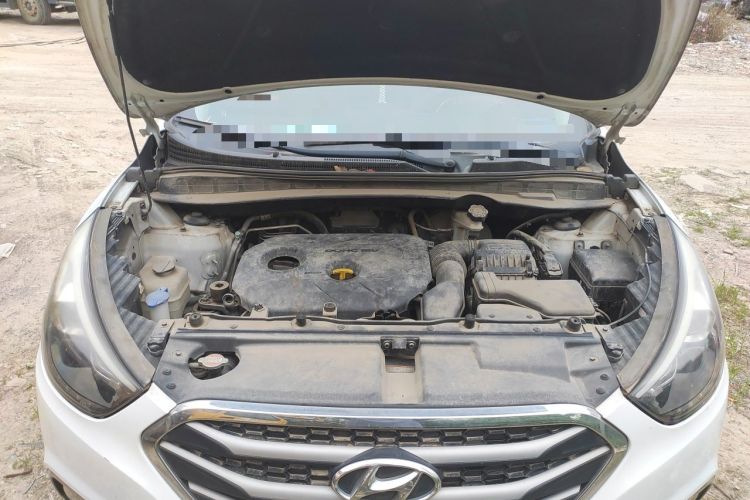 Used Hyundai ix35 2015 2.0L Automatic 2WD Smart Version China V Standard Engine Bay
