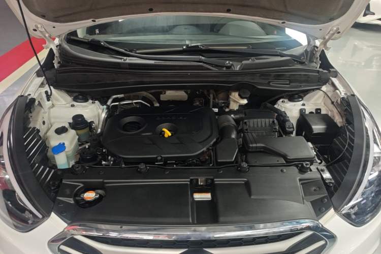 Used Hyundai ix35 2015 2.0L Automatic 2WD Comfort Edition China V Standard Engine Bay