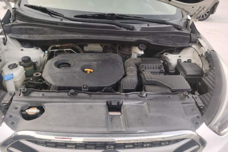 Used Hyundai ix35 2015 2.0L Automatic 2WD Smart Type China IV Engine Bay