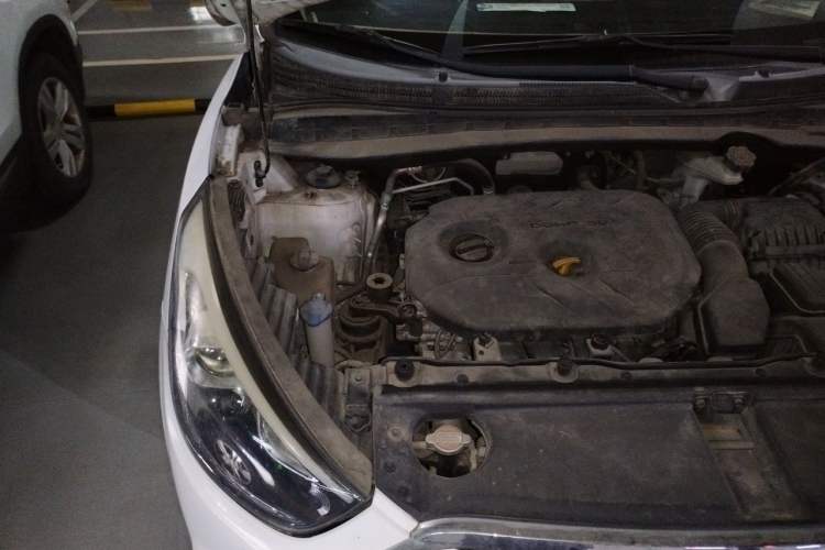 Used Hyundai ix35 2015 2.0L Automatic 2WD Smart Version China V Standard Engine Bay Right