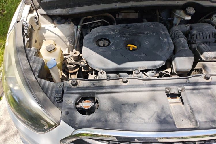 Used Hyundai ix35 2015 2.0L Automatic 2WD Smart Version China V Standard Engine Bay Right
