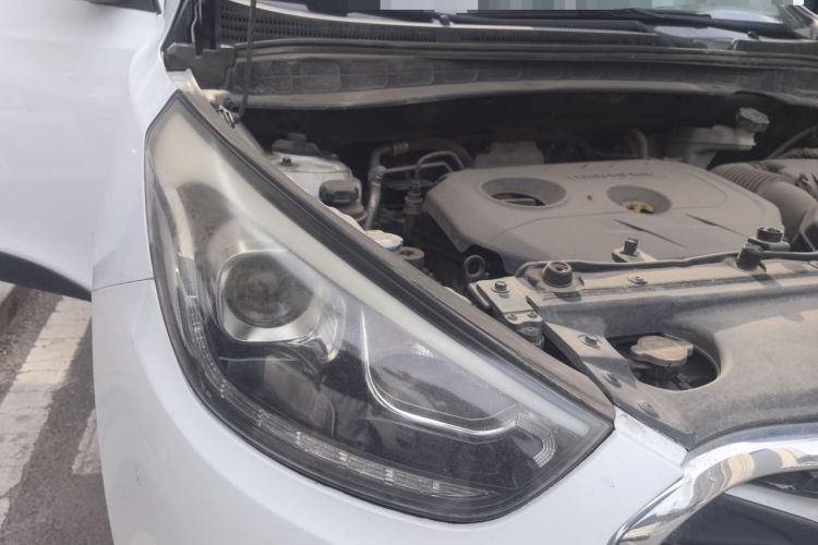 Used Hyundai ix35 2015 2.0L Automatic 2WD Smart Version China V Standard Engine Bay Right
