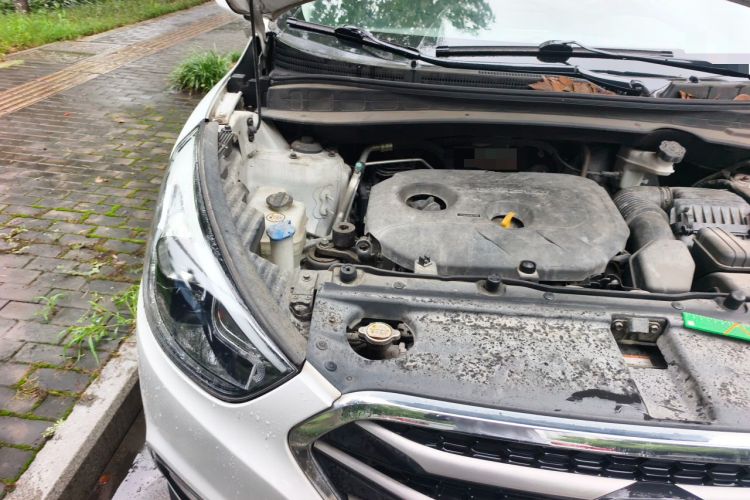 Used Hyundai ix35 2015 2.0L Automatic 2WD Smart Version China V Standard Engine Bay Right