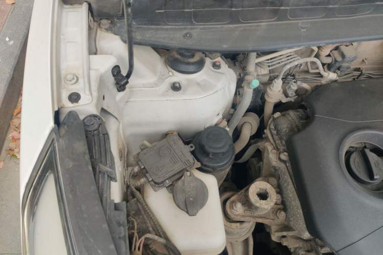 Used Hyundai ix35 2015 2.0L Automatic 2WD Comfort Edition China IV Standard Engine Bay Right