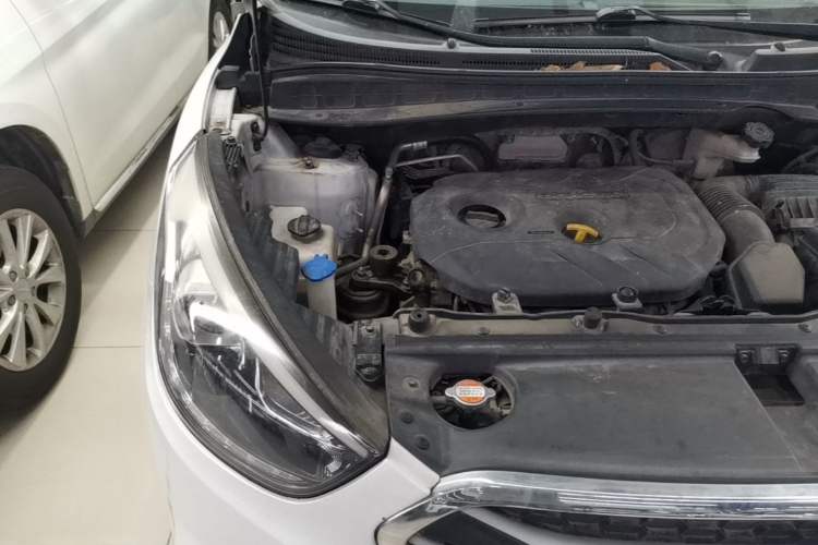 Used Hyundai ix35 2015 2.0L Automatic 2WD Smart Version China V Standard Engine Bay Right