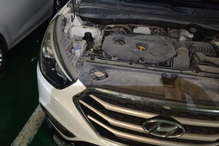 Used Hyundai ix35 2015 2.0L Automatic 2WD Comfort Edition China IV Standard Engine Bay Right