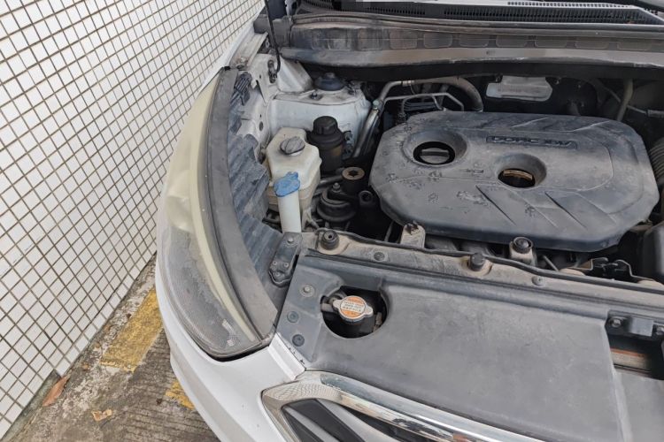 Used Hyundai ix35 2015 2.0L Automatic 2WD Smart Version China V Standard Engine Bay Right