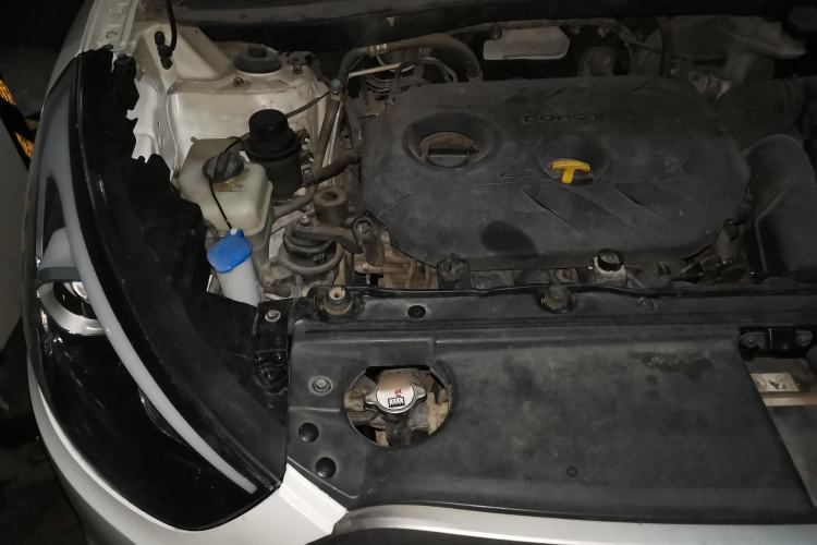 Used Hyundai ix35 2015 2.0L Automatic 2WD Comfort Edition China IV Standard Engine Bay Right