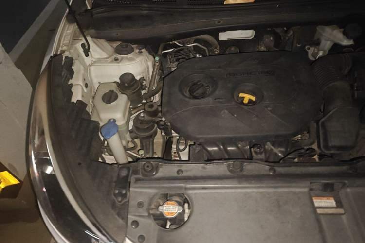 Used Hyundai ix35 2015 2.0L Automatic 2WD Smart Version China V Standard Engine Bay Right