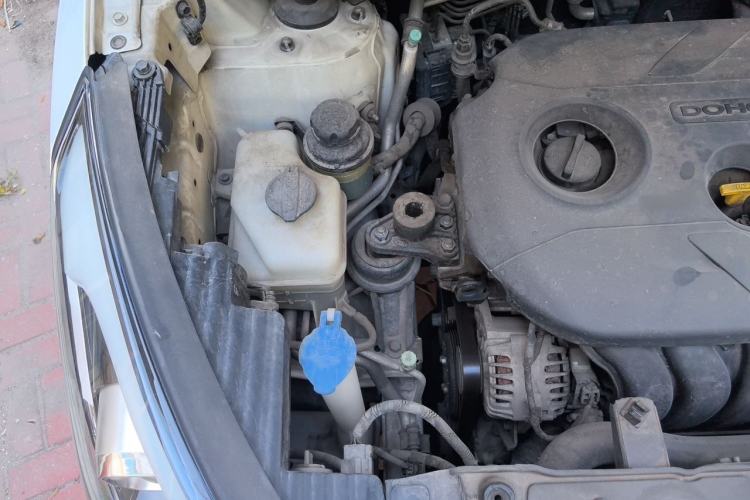 Used Hyundai ix35 2015 2.0L Automatic 2WD Smart Version China V Standard Engine Bay Right