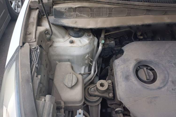 Used Hyundai ix35 2015 2.0L Automatic 2WD Smart Version China V Standard Engine Bay Right
