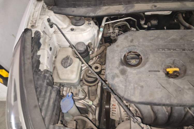 Used Hyundai ix35 2015 2.0L Automatic 2WD Smart Version China V Standard Engine Bay Right