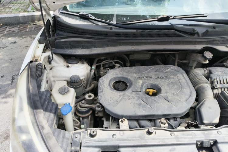 Used Hyundai ix35 2015 2.0L Automatic 2WD Comfort Edition China IV Standard Engine Bay Right