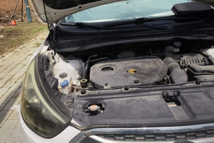 Used Hyundai ix35 2015 2.0L Automatic 2WD Smart Version China V Standard Engine Bay Right