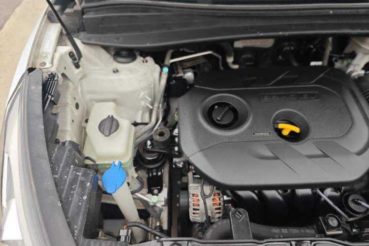 Used Hyundai ix35 2015 2.0L Automatic 2WD Smart Version China V Standard Engine Bay Right