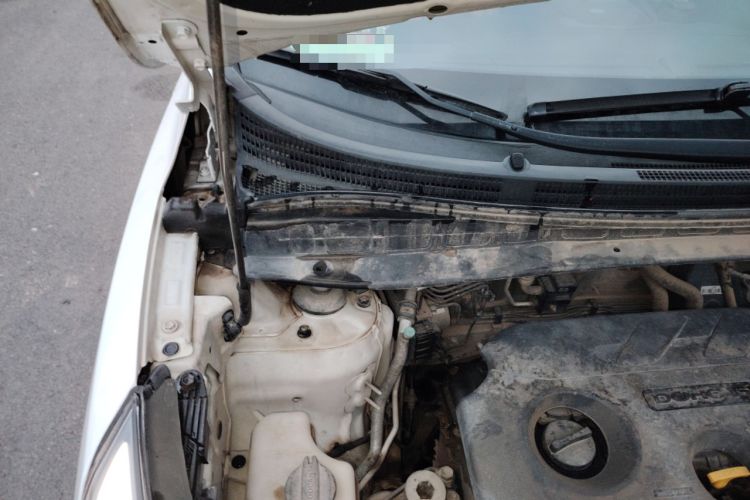 Used Hyundai ix35 2015 2.0L Automatic 2WD Smart Version China V Standard Engine Bay Right