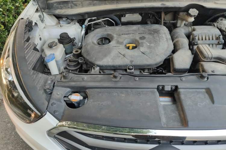 Used Hyundai ix35 2015 2.0L Automatic 2WD Comfort Edition China V Standard Engine Bay Right