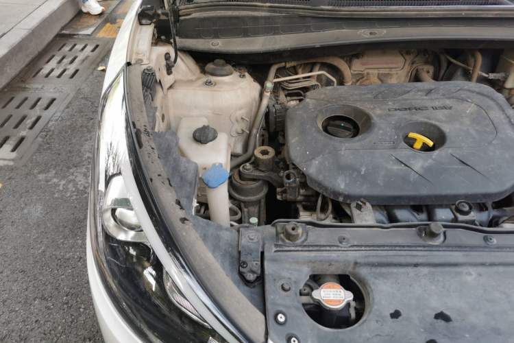 Used Hyundai ix35 2015 2.0L Automatic 2WD Smart Version China V Standard Engine Bay Right