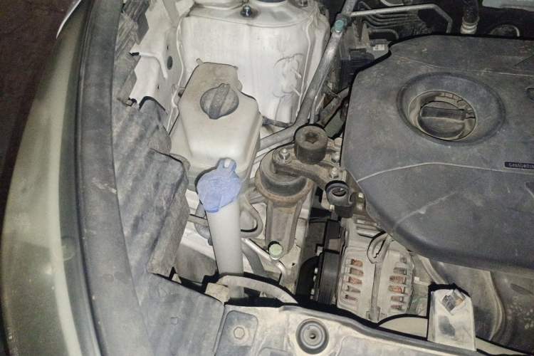 Used Hyundai ix35 2015 2.0L Automatic 2WD Smart Version China V Standard Engine Bay Right
