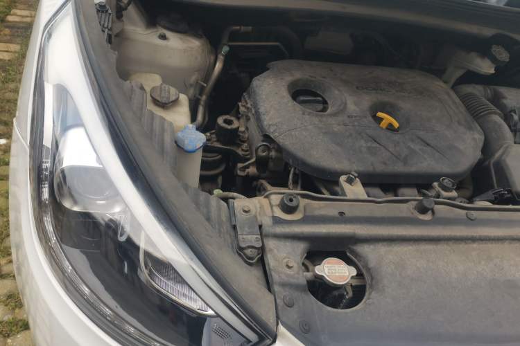Used Hyundai ix35 2015 2.0L Automatic 2WD Smart Version China V Standard Engine Bay Right