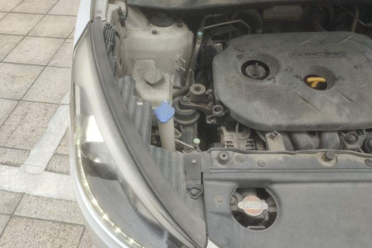 Used Hyundai ix35 2015 2.0L Automatic 2WD Smart Version China V Standard Engine Bay Right