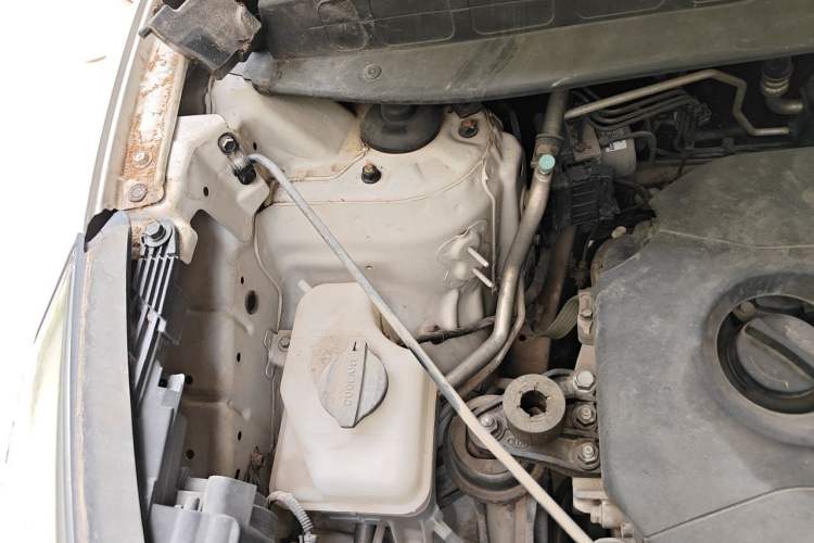 Used Hyundai ix35 2015 2.0L Automatic 2WD Smart Type China IV Engine Bay Right