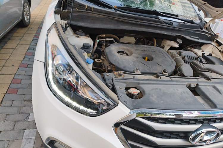 Used Hyundai ix35 2015 2.0L Automatic 2WD Smart Type China IV Engine Bay Right