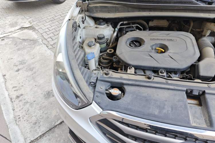 Used Hyundai ix35 2015 2.0L Automatic 2WD Smart Type China IV Engine Bay Right