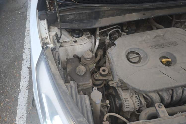 Used Hyundai ix35 2015 2.0L Automatic 2WD Smart Version China V Standard Engine Bay Right