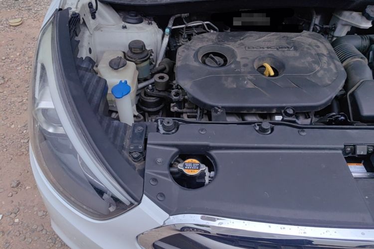 Used Hyundai ix35 2015 2.0L Automatic 2WD Smart Version China V Standard Engine Bay Right