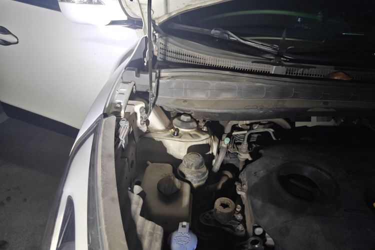 Used Hyundai ix35 2015 2.0L Automatic 2WD Comfort Edition China V Standard Engine Bay Right