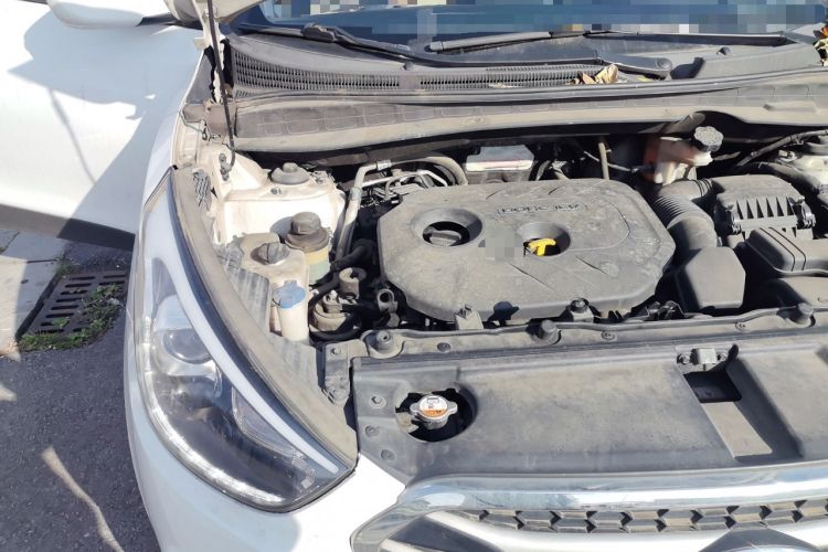 Used Hyundai ix35 2015 2.0L Automatic 2WD Smart Version China V Standard Engine Bay Right