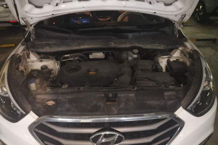 Used Hyundai ix35 2015 2.0L Automatic 2WD Comfort Edition China V Standard Engine Bay