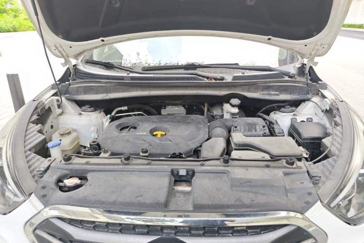 Used Hyundai ix35 2015 2.0L Automatic 2WD Comfort Edition China V Standard Engine Bay
