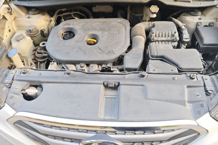 Used Hyundai ix35 2015 2.0L Automatic 2WD Smart Type China IV Engine Bay