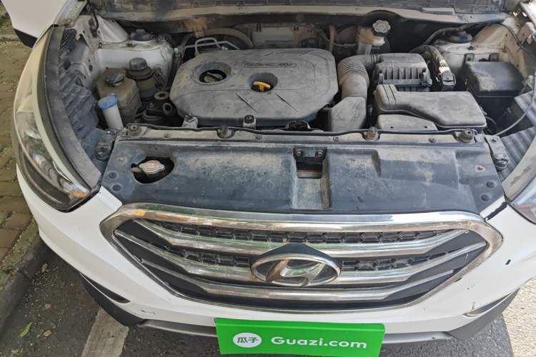 Used Hyundai ix35 2015 2.0L Automatic 2WD Comfort Edition China IV Standard Engine Bay