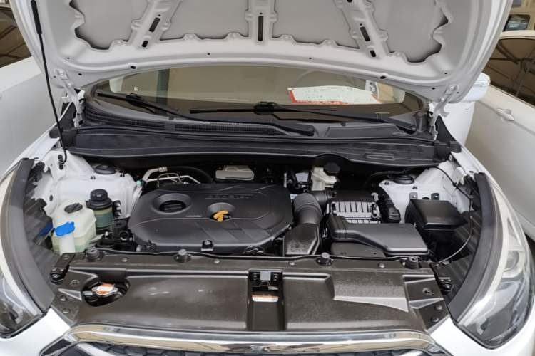 Used Hyundai ix35 2015 2.0L Automatic 2WD Comfort Edition China IV Standard Engine Bay