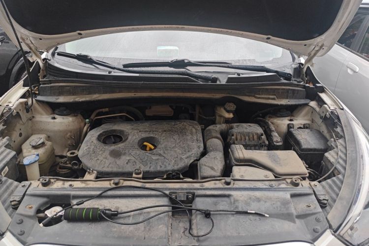 Used Hyundai ix35 2015 2.0L Automatic 2WD Smart Version China V Standard Engine Bay